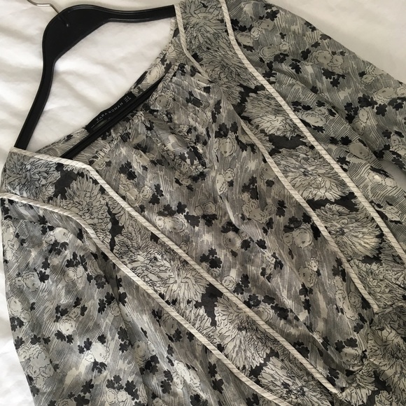 Flowery black and white blouse from Zara - Picture 3 of 4